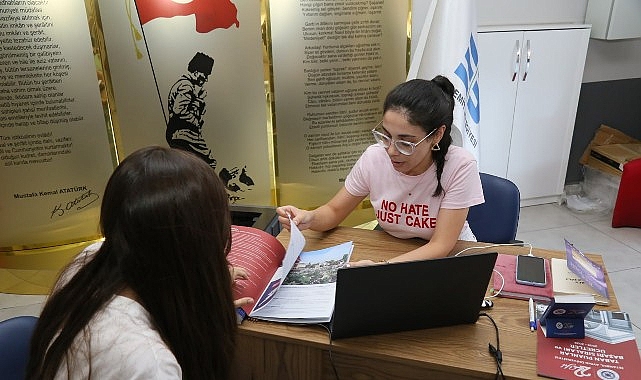Edremit Belediyesi tercih d&ouml;neminde adayların yanında