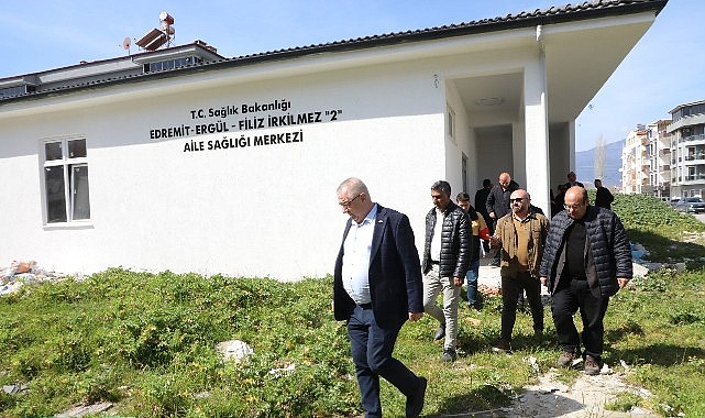 Edremit Belediyesi&rsquo;den Narlı&rsquo;dan Bostancı&rsquo;ya saha mesaisi