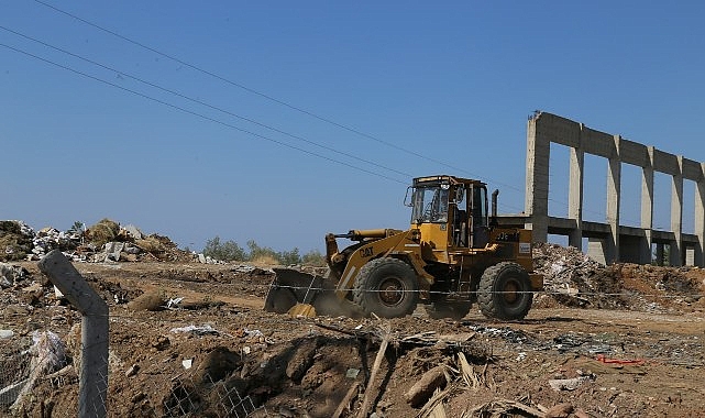 Edremit Belediyesi&rsquo;nden Altınoluk&rsquo;ta temizlik seferberliği