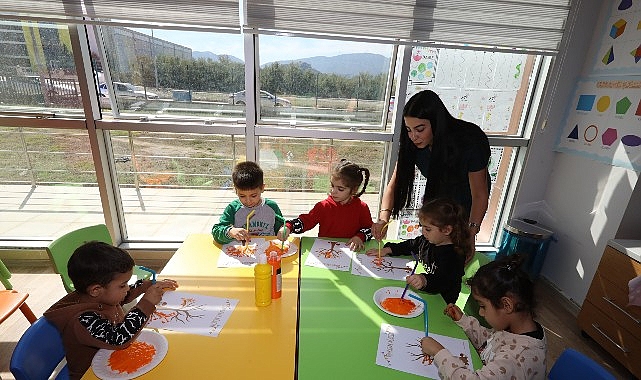 Efes Sel&ccedil;uk&rsquo;ta tarım iş&ccedil;isi kadınların &ccedil;ocukları Deppo Efes Masal Evi&rsquo;ne emanet