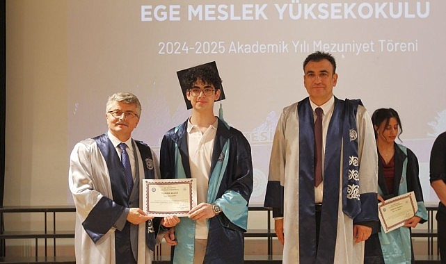 Ege Meslek Y&uuml;ksekokulu 500 mezunu iş d&uuml;nyasına uğurladı