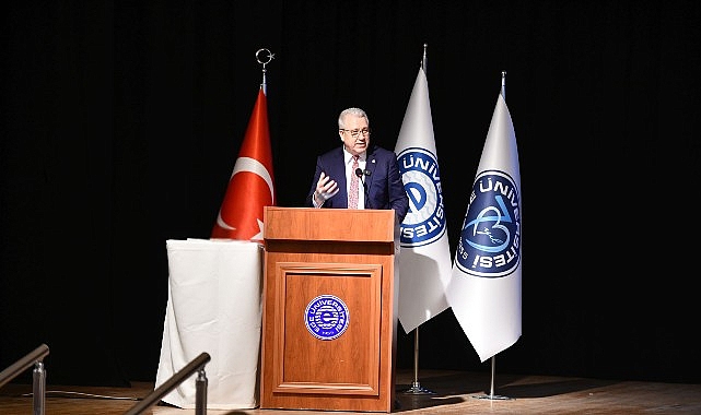 Ege &Uuml;niversitesi k&uuml;resel d&uuml;zeyde y&uuml;kselişini s&uuml;rd&uuml;r&uuml;yor