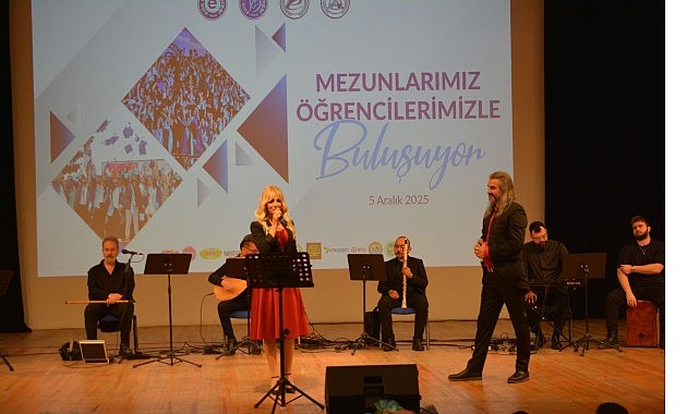 Ege &Uuml;niversitesi mezunları &ouml;ğrencilerle buluştu