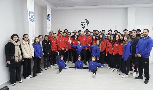 Ege &Uuml;niversitesi Spor Kul&uuml;b&uuml; Sualtı Ragbisi takımları başarıları ile g&ouml;z kamaştırdı