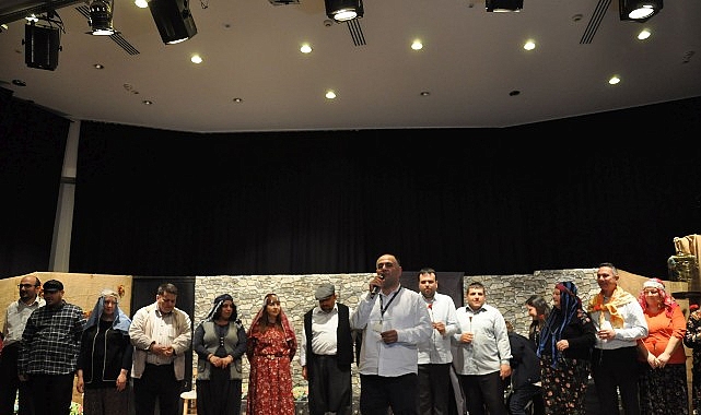 Ege &Uuml;niversitesi Toplum Ruh Sağlığı hastalarından tiyatro performansı