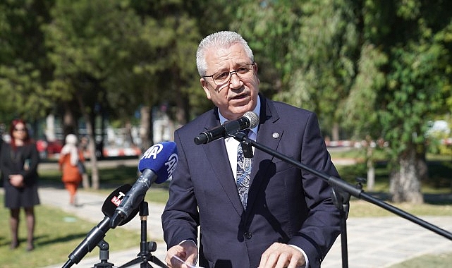 Ege &Uuml;niversitesinde &ldquo;70. Yıl Anıtı&rdquo; t&ouml;renle a&ccedil;ıldı