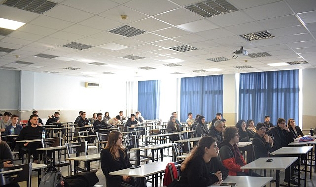 Ege &Uuml;niversitesinde engeller &ldquo;Akran Ment&ouml;rl&uuml;ğ&uuml;&rdquo; ile aşılıyor