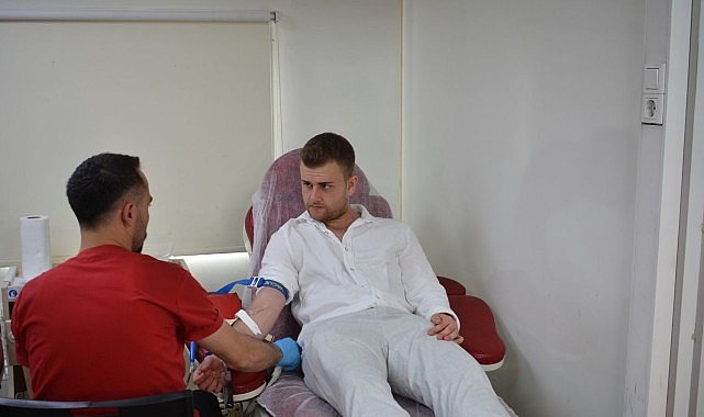 Ege &Uuml;niversitesinde Kan Bağışı Projesi: "Ege'ye Kan, Topluma Can"