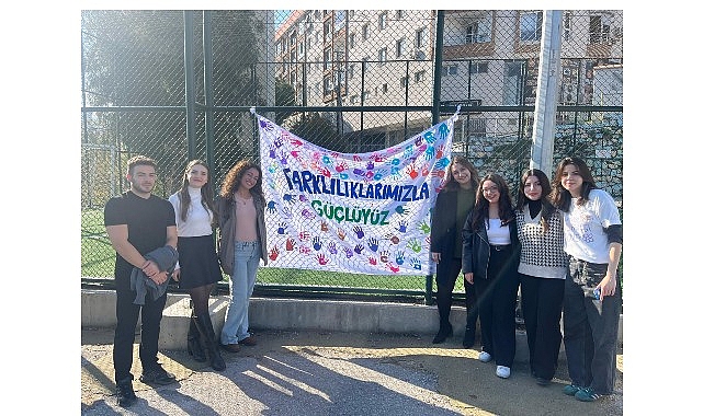 Ege &Uuml;niversitesinden &lsquo;D&uuml;nya Engelliler G&uuml;n&uuml;'ne Sanat ve Dayanışma K&ouml;pr&uuml;s&uuml;