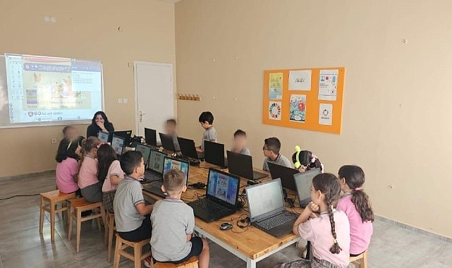 Egeli İletişimcilerden minik kalplere b&uuml;y&uuml;k dokunuşlar yapan sosyal sorumluluk projesi