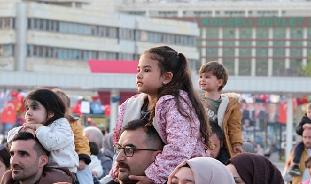 "Elif'in D&uuml;şleri" 23 Nisan şenliklerine katıldı
