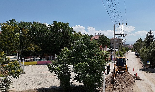Elmalı G&uuml;ndoğan Mahallesi&rsquo;nde 2 kilometrelik yeni i&ccedil;me suyu hattı