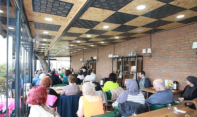 En g&uuml;zel şiirler Saygınlar Kul&uuml;b&uuml;'nde seslendirildi