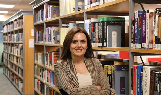 Ergenlerde ekran s&uuml;resi 9 saati buluyor!