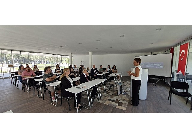 E&Uuml; Eğitim Bilimleri Enstit&uuml;s&uuml;nden &ldquo;Yapay Zek&acirc; Okuryazarlığı&rdquo;nı artırmayı hedefleyen eğitim platformu