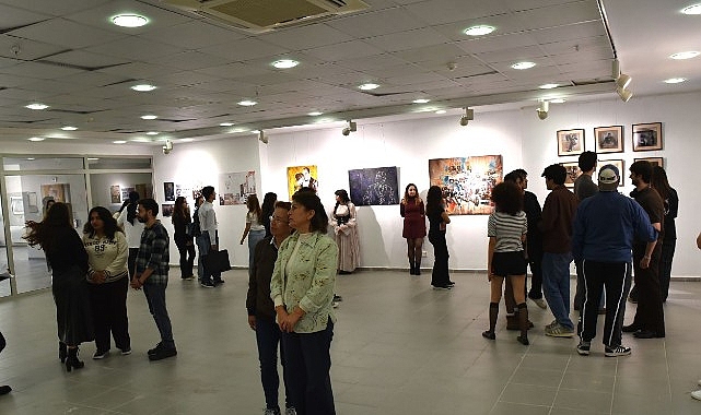 E&Uuml;, &ldquo;İzinde İz Bırakmak&rdquo; sergisiyle sanatseverleri Atat&uuml;rk&rsquo;&uuml;n izinde buluşturdu