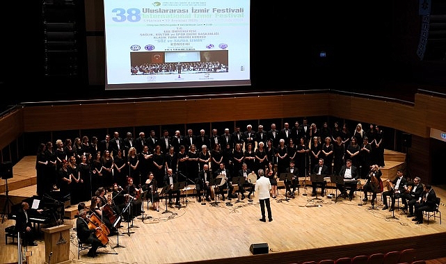 E&Uuml; Klasik T&uuml;rk M&uuml;ziği Korosu&rsquo;ndan İzmir Festivali&rsquo;nde Unutulmaz Performans