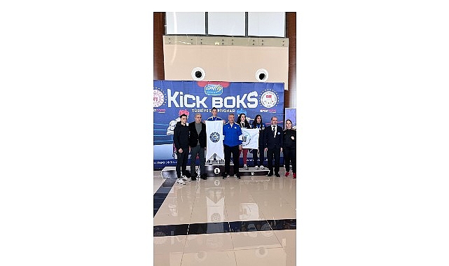 E&Uuml; &ouml;ğrencisi Elif Ceren Şanlı, Kick Boks&rsquo;ta T&uuml;rkiye Şampiyonu oldu