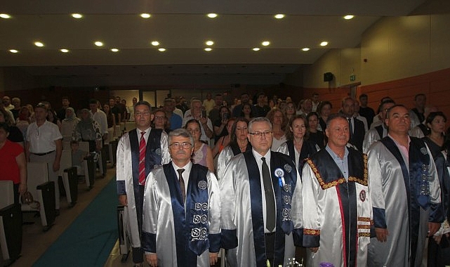 E&Uuml; Su &Uuml;r&uuml;nleri Fak&uuml;ltesi 39. d&ouml;nem mezunlarını sekt&ouml;re uğurladı