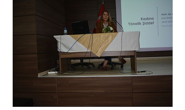 E&Uuml;&rsquo;de &ldquo;Aile İ&ccedil;i Şiddet ve Sağlık: Disiplinlerarası Yaklaşımlar&rdquo; paneli d&uuml;zenlendi