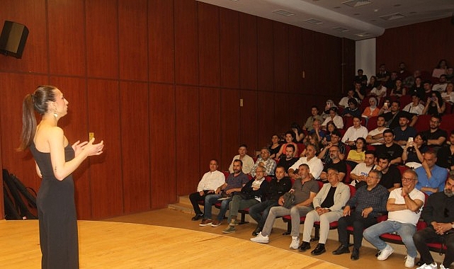 E&Uuml;&rsquo;de &ldquo;Memleketimin T&uuml;rk&uuml;leri&rdquo; dinletisiyle Kastamonu ezgileri yankılandı