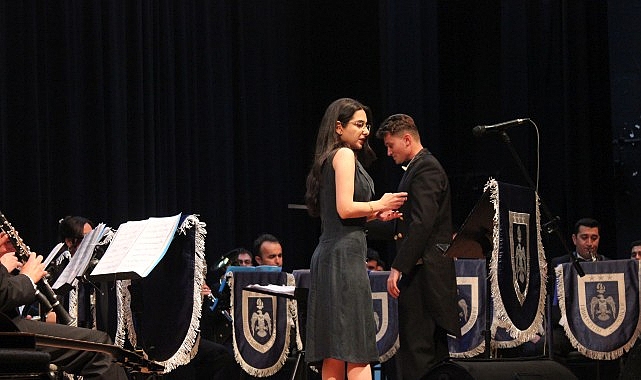 E&Uuml;&rsquo;n&uuml;n 70. yılına &ouml;zel Hava Eğitim Komutanlığı Bandosundan konser