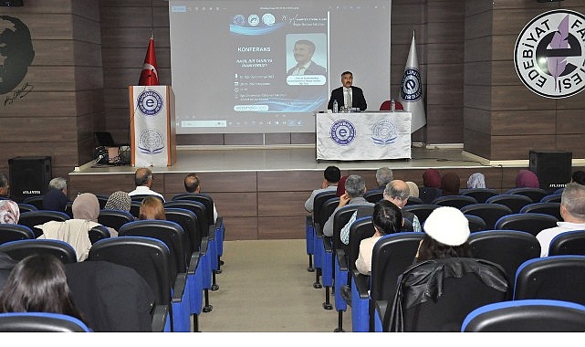 E&Uuml;&rsquo;ye konuk olan Prof. Dr. İbrahim Maraş, gen&ccedil; ilahiyat&ccedil;ılarla bir araya geldi