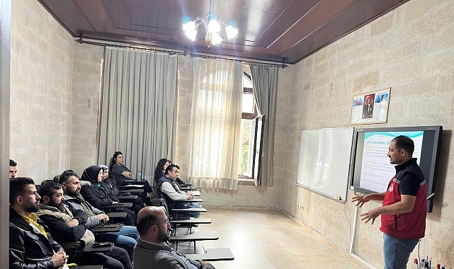 Ev Ve S&uuml;s Hayvanı Satıcılarına Y&ouml;nelik Sertifikalı Eğitim Programı D&uuml;zenlendi