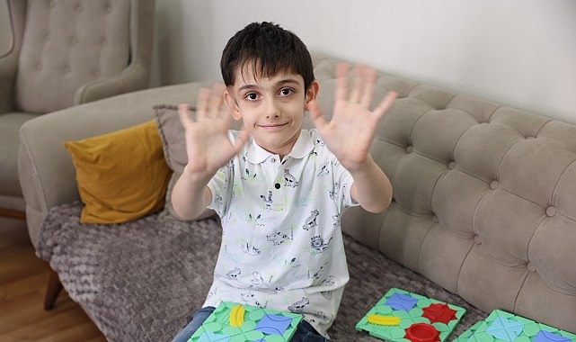 Evde eğitim g&ouml;ren &ouml;zel &ccedil;ocuklara 23 Nisan S&uuml;rprizi