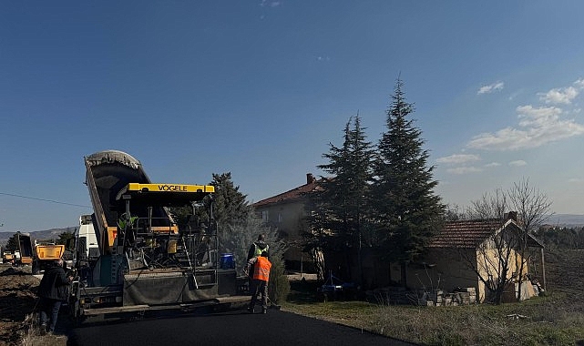 Fatih Mahallesi&rsquo;nde Asfalt &Ccedil;alışmaları S&uuml;r&uuml;yor