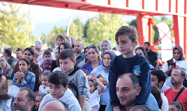 Fenomen Doğancan &Ouml;zadlı Kitap Fuarı'nı salladı