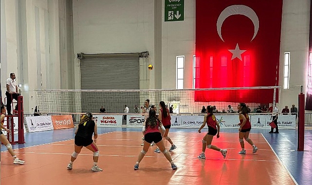 Festival Voleybol'da ilk &ouml;d&uuml;ller verildi