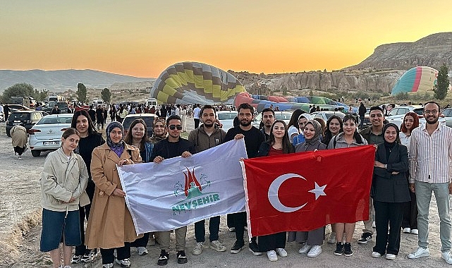 Finallerin Bitimiyle &Uuml;niversite &Ouml;ğrencilerine Balon Seyri Etkinliği