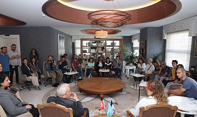 Fransa&rsquo;dan gelip Nil&uuml;fer&rsquo;in sağlıklı gıda politikalarını incelediler
