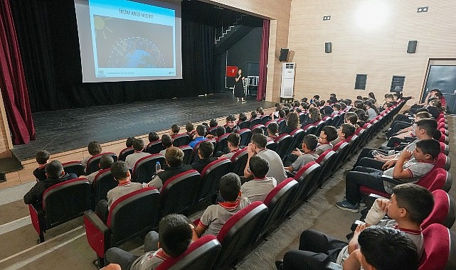 Gaziemir Belediyesi&rsquo;nden 5 bin 486 &ouml;ğrenciye geri d&ouml;n&uuml;ş&uuml;m eğitimi
