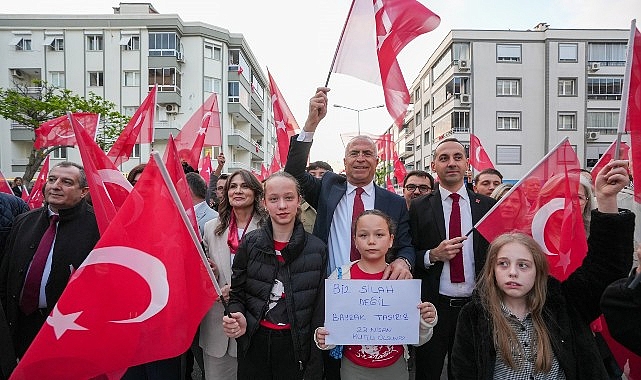 Gaziemir&rsquo;de 23 Nisan coşkusu kortejle ta&ccedil;landı