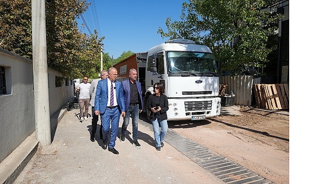 Gaziemir&rsquo;de asfalt seferberliği: İki ayda 4 bin 472 metrekare alan asfaltlandı