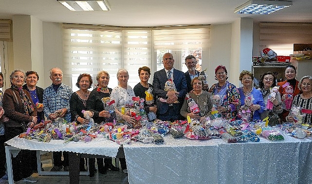 Gaziemir&rsquo;in &ccedil;ınarlarından fidanlara 23 Nisan armağanı