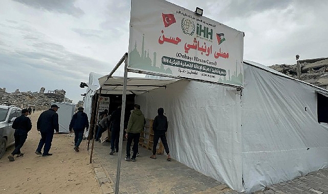 Gazze'de Ramazan'a &ccedil;adır cami: İsrail yıktı, B&uuml;y&uuml;kşehir kurdu
