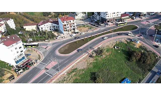 Gebze Dr. Zeki Acar Caddesi'ne d&ouml;nel kavşak