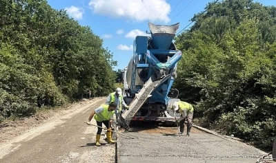 Gebze Duraklı&rsquo;da beton yol onarılıyor