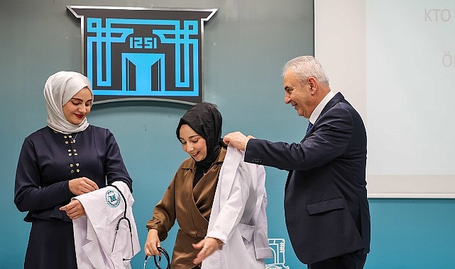 Geleceğin Hekimi Tıp Fak&uuml;ltesi 1. Sınıf &Ouml;ğrencileri Beyaz &Ouml;nl&uuml;klerini Giydi