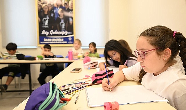 Geleceğin Ressamları Başkan &Ccedil;er&ccedil;ioğlu&rsquo;nun Başlattığı Etkinlikler ile Aydın&rsquo;da Yetişiyor