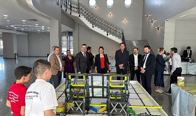 Geleceğin Teknoloji Liderleri &Ouml;d&uuml;llendirildi