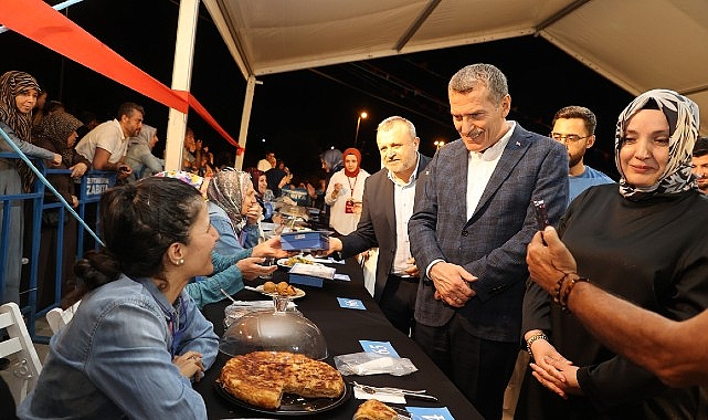 Geleneksel Lezzetler Merkezefendi Tıp Festivali&rsquo;nde G&ouml;r&uuml;c&uuml;ye &Ccedil;ıktı