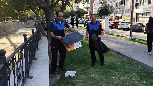 Gemlik&rsquo;te İzinsiz Afişlere Zabıta M&uuml;dahalesi
