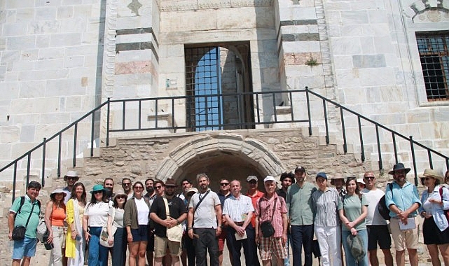 Gen&ccedil; Rehberler Efes Sel&ccedil;uk K&uuml;lt&uuml;r Rotasını Gezdi