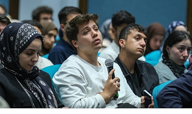 Gen&ccedil;ler, hayal kapılarını "Kılavuz Kariyer" ile aralayacak