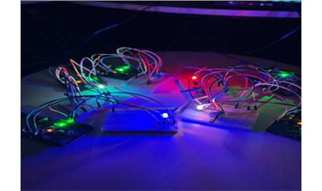 Gen&ccedil;ler i&ccedil;in &uuml;cretsiz Arduino at&ouml;lyesi