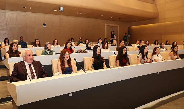 Gen&ccedil;ler Nil&uuml;fer&rsquo;de geleceğe hazırlanıyor